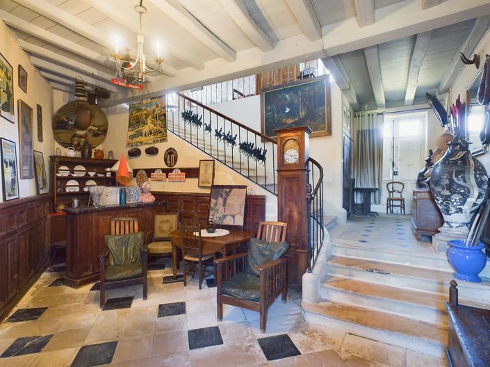 Image No.6-6 Bed House for sale