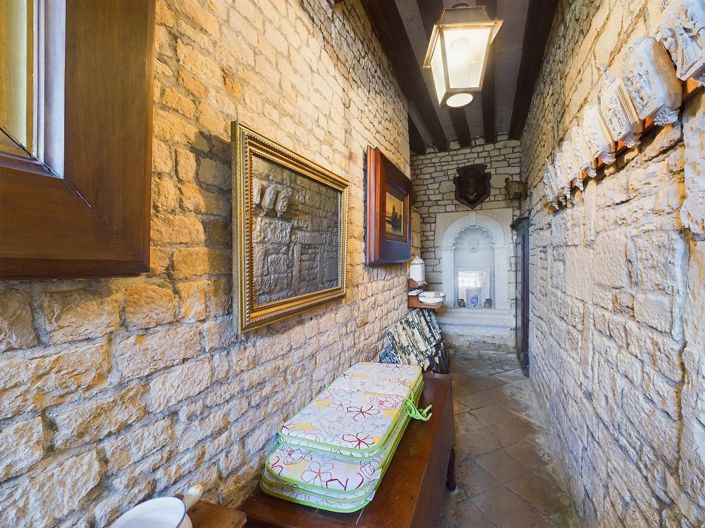 Image No.10-6 Bed House for sale