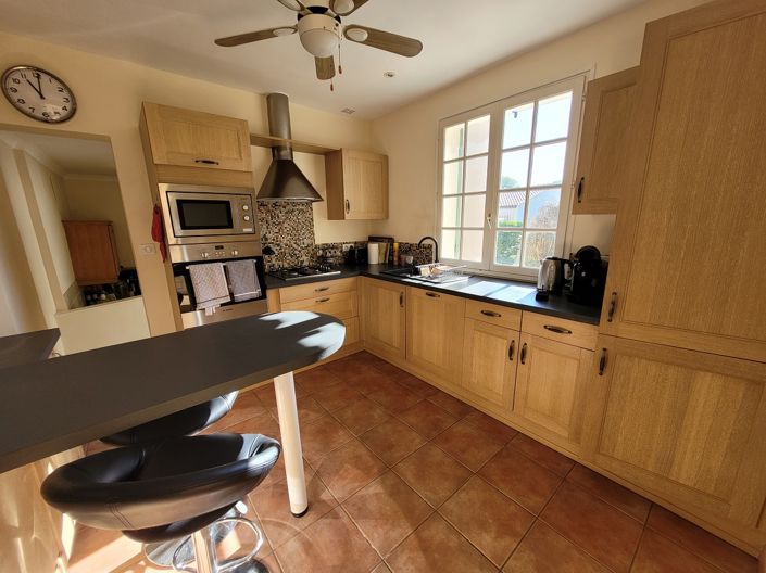 Image No.10-4 Bed House for sale