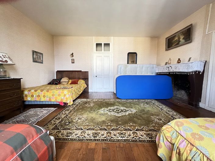 Image No.10-7 Bed Village House for sale