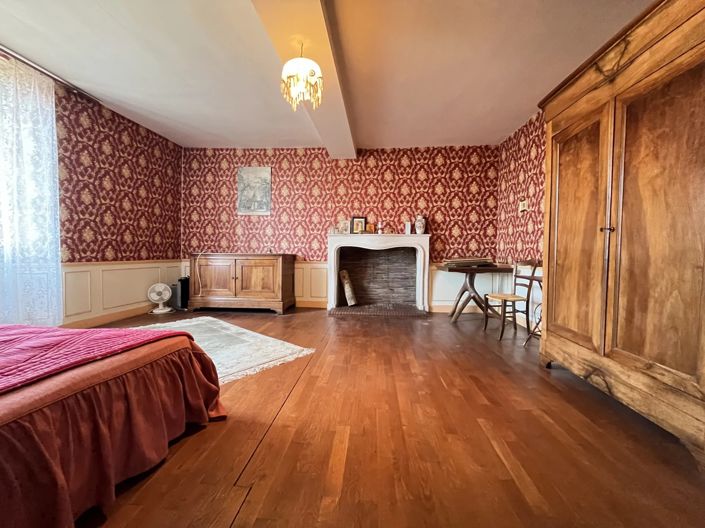 Image No.12-7 Bed Village House for sale