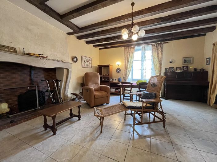 Image No.4-7 Bed Village House for sale