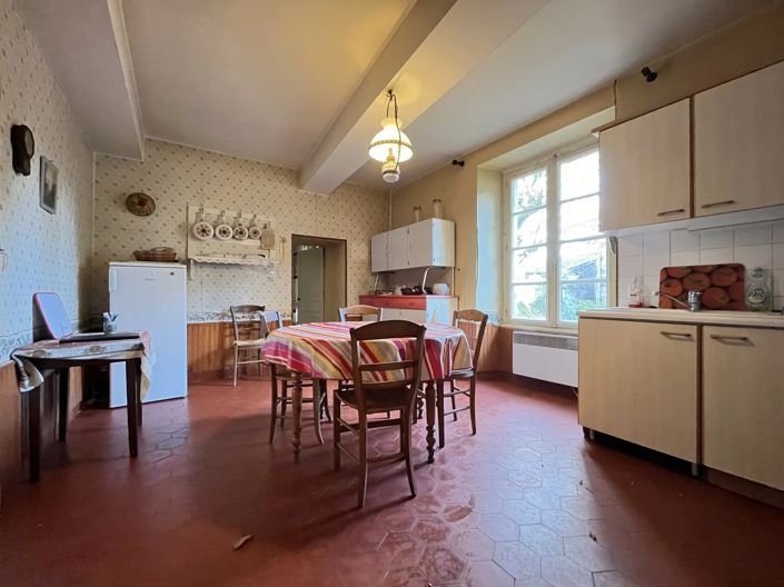 Image No.5-7 Bed Village House for sale