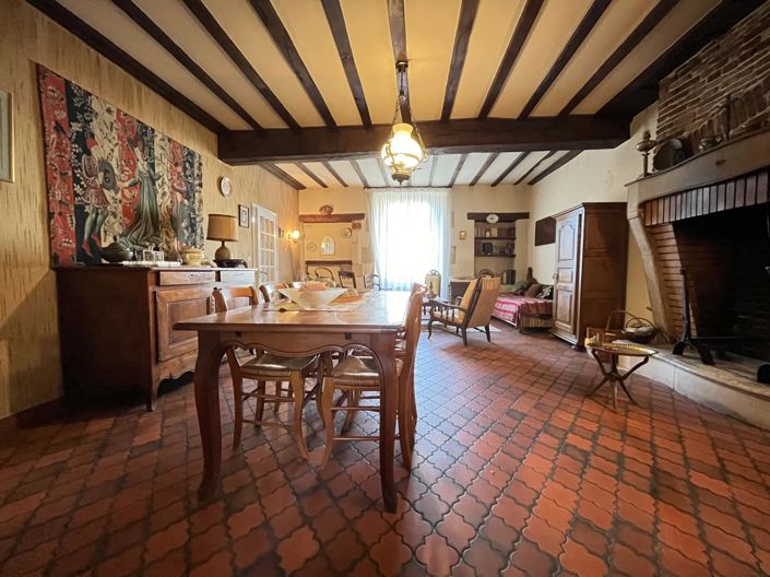 Image No.7-7 Bed Village House for sale