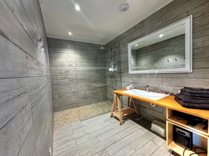 Image No.12-5 Bed House for sale