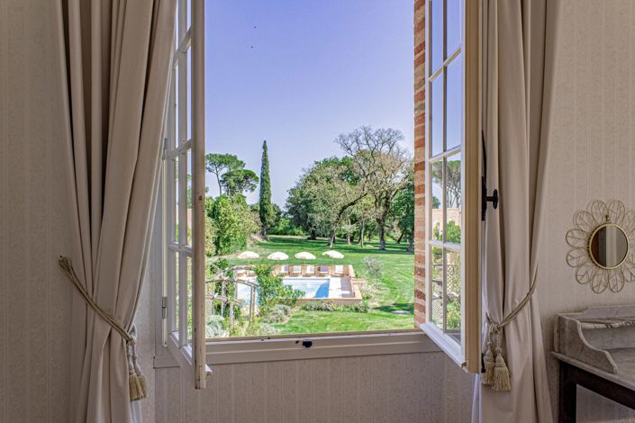 Image No.13-10 Bed House for sale