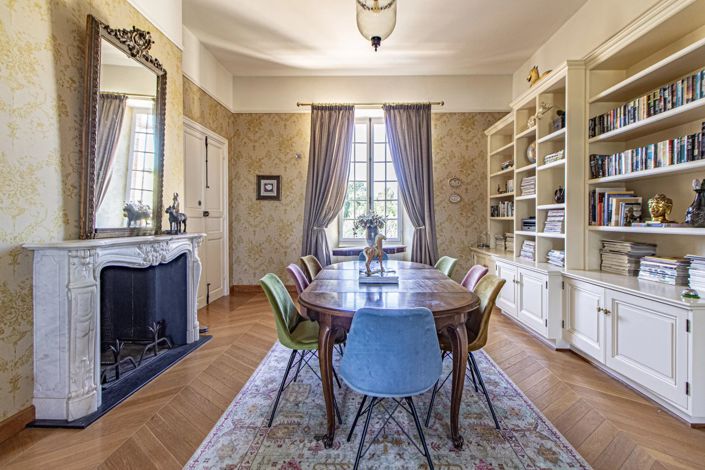 Image No.6-10 Bed House for sale