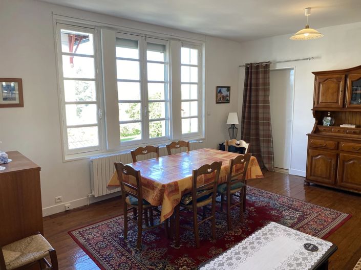 Image No.5-6 Bed House for sale