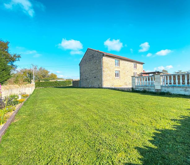 Image No.12-11 Bed House for sale