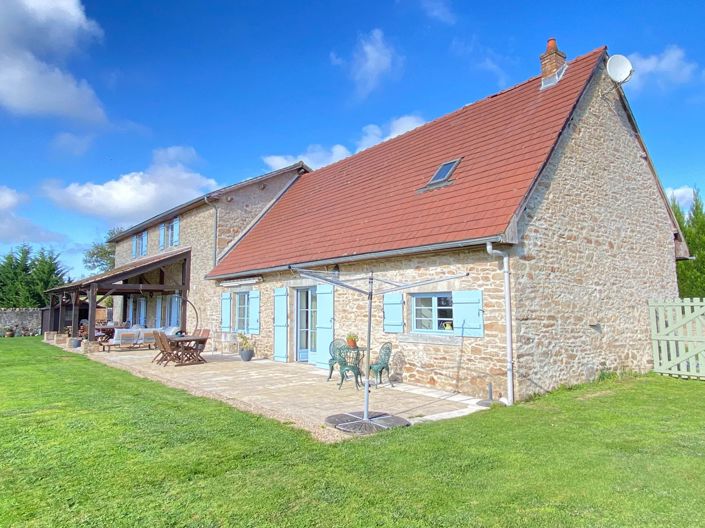 Image No.10-11 Bed House for sale