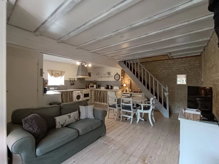 Image No.12-7 Bed House for sale