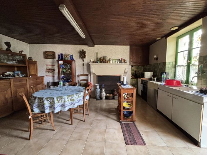 Image No.2-Maison de 2 chambres à vendre à Saint-Gourson