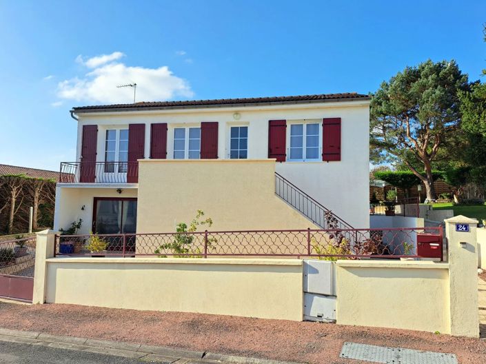 Image No.1-Maison de 4 chambres à vendre à Saintes