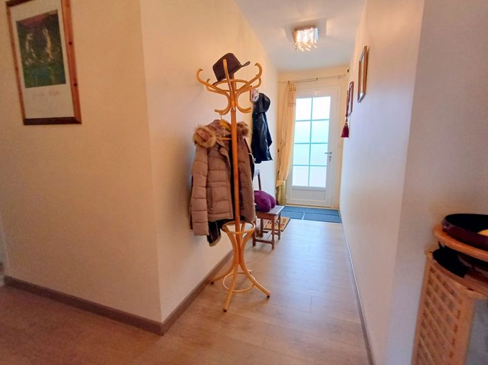 Image No.8-4 Bed House for sale