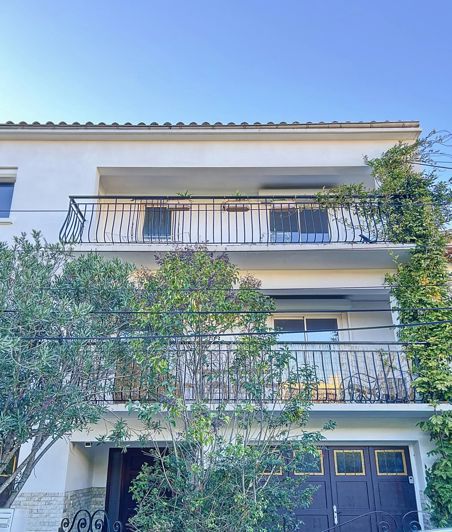 Image No.1-7 Bed House for sale