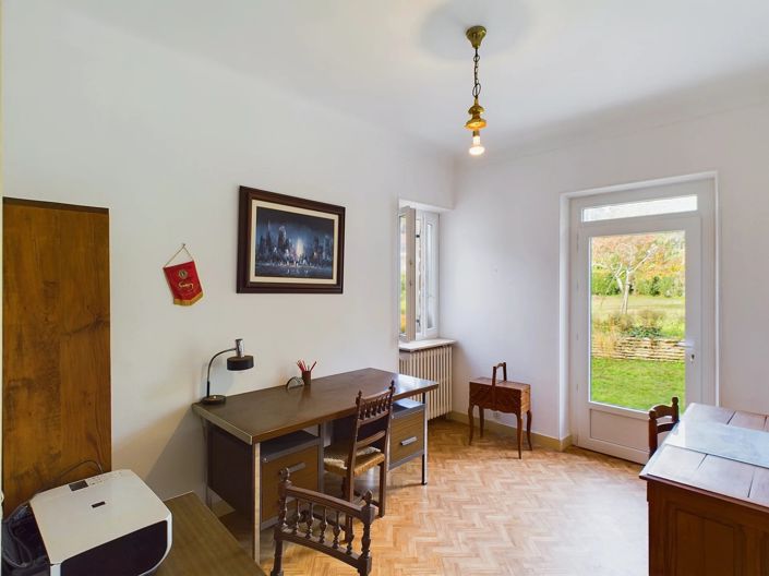 Image No.5-4 Bed House for sale