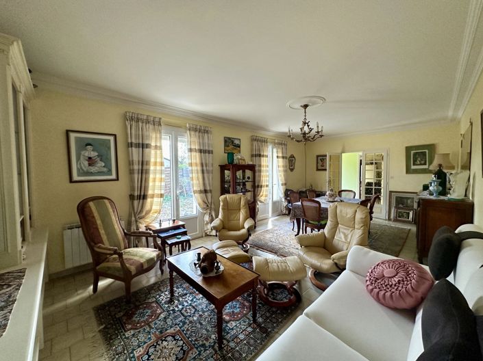 Image No.3-3 Bed House for sale