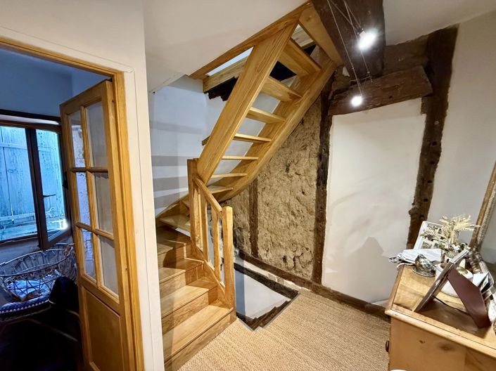 Image No.10-3 Bed House for sale