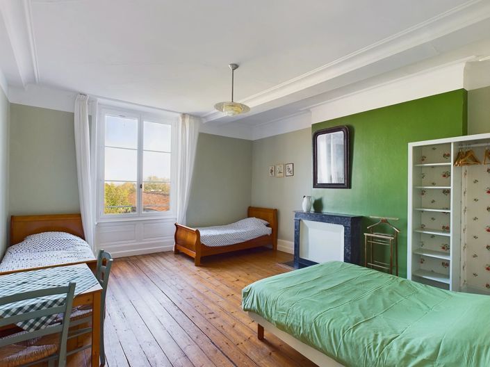 Image No.9-23 Bed House for sale