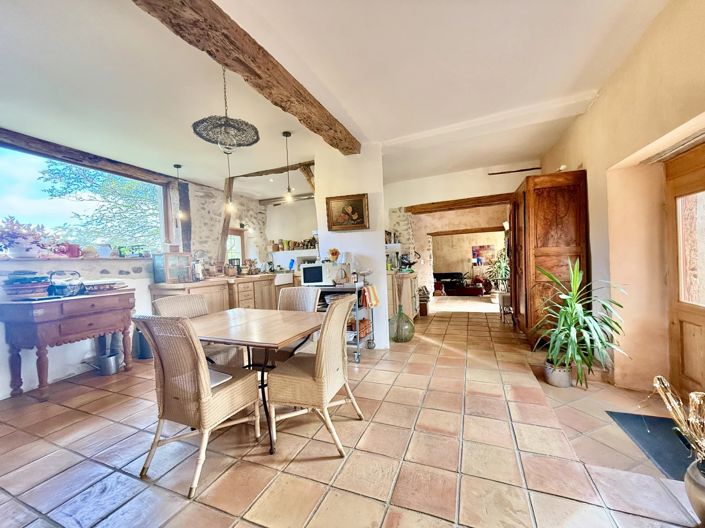 Image No.3-10 Bed House for sale