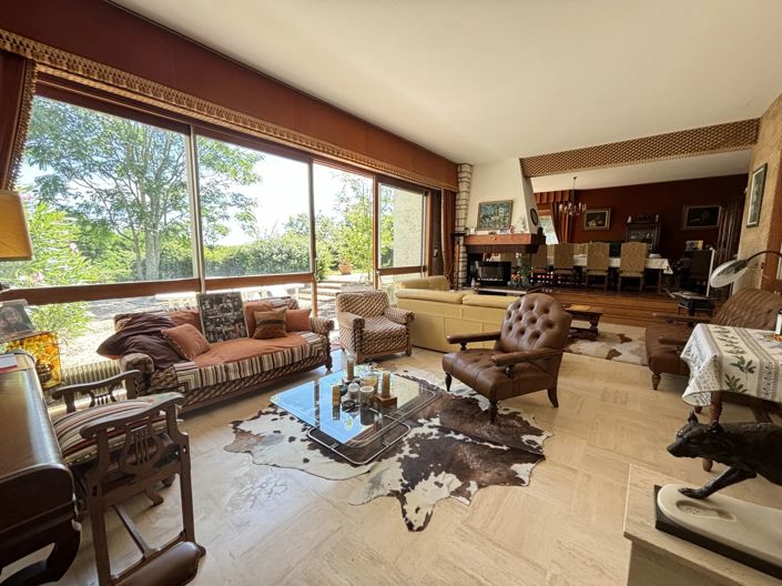 Image No.3-5 Bed House for sale