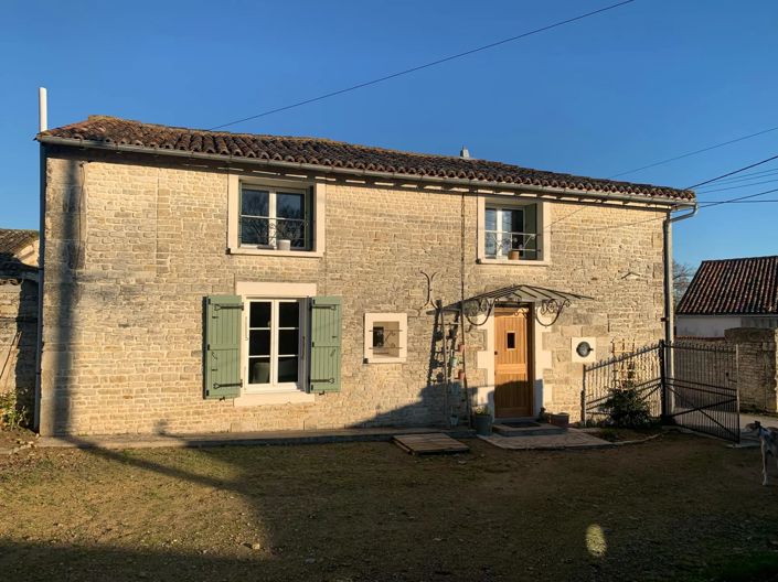 Image No.1-Maison de village de 2 chambres à vendre à Brioux-sur-Boutonne