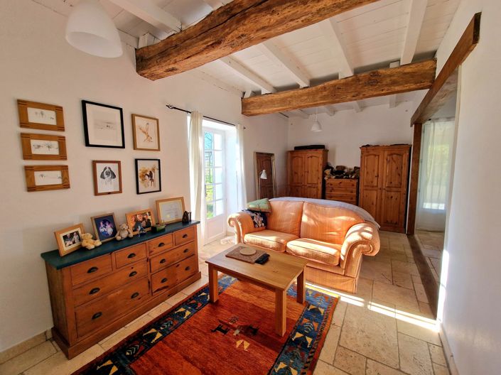 Image No.10-3 Bed House for sale