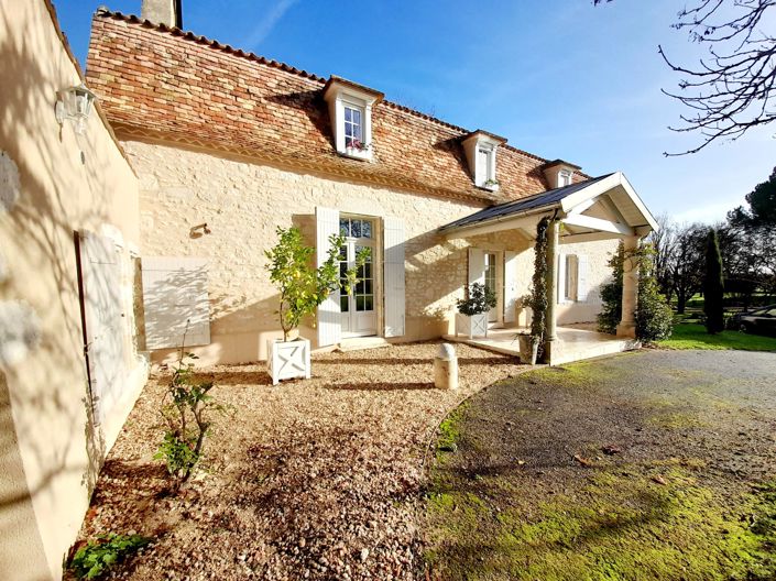 Image No.1-5 Bed House for sale