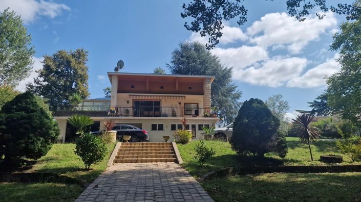 Image No.1-3 Bed House for sale