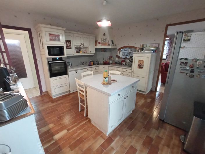 Image No.3-4 Bed House for sale