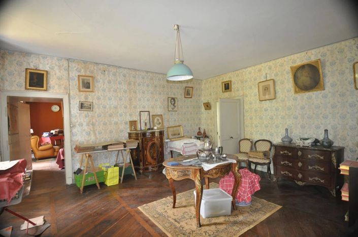 Image No.3-8 Bed House for sale