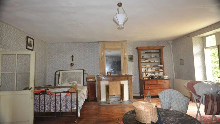 Image No.7-8 Bed House for sale