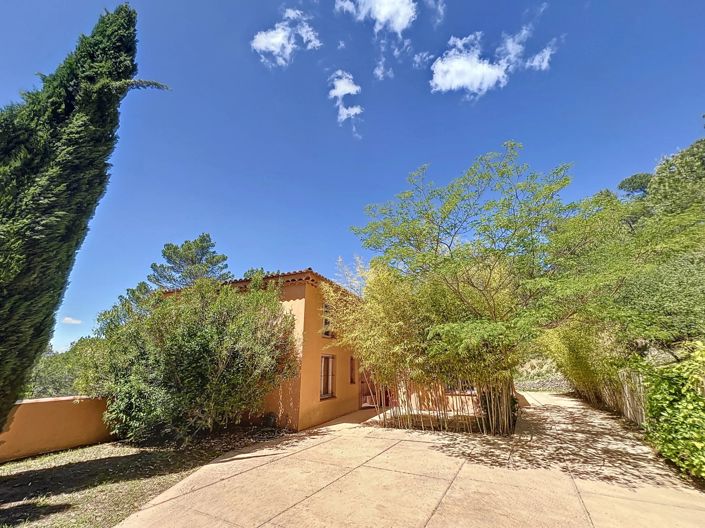 Image No.1-6 Bed House for sale