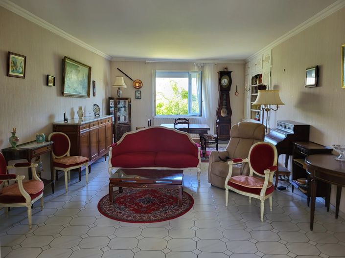 Image No.3-4 Bed House for sale