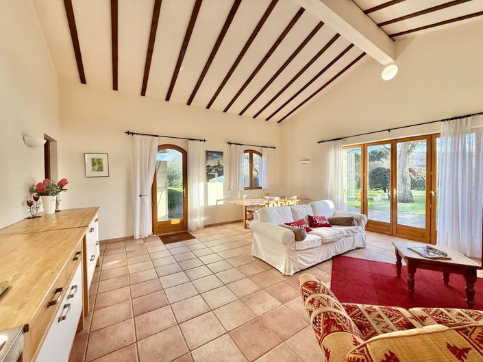 Image No.14-7 Bed House for sale