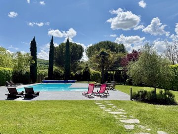 d2700a248adc16173c42c97a5162703a15ff86e1c4192