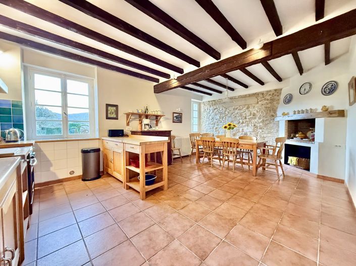 Image No.9-7 Bed House for sale