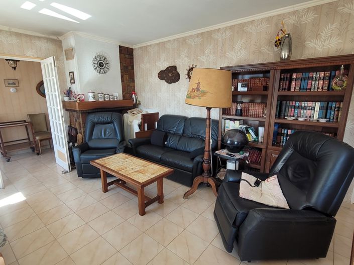Image No.11-3 Bed House for sale