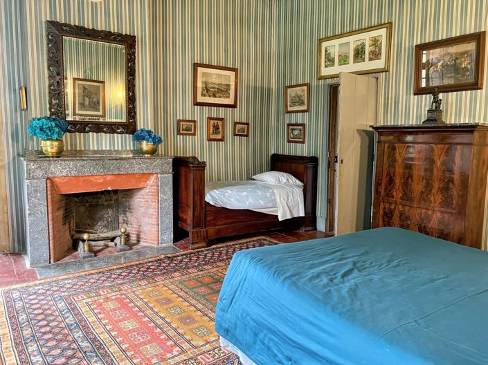 Image No.12-16 Bed House for sale