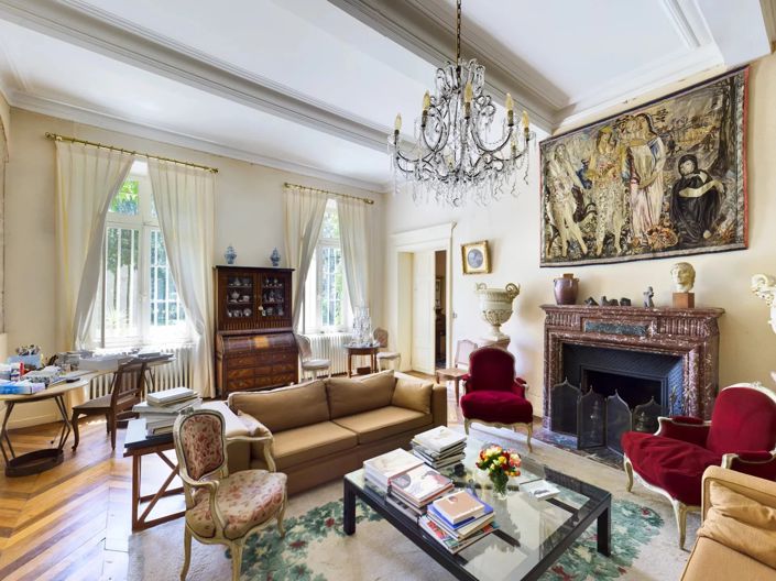 Image No.5-16 Bed House for sale