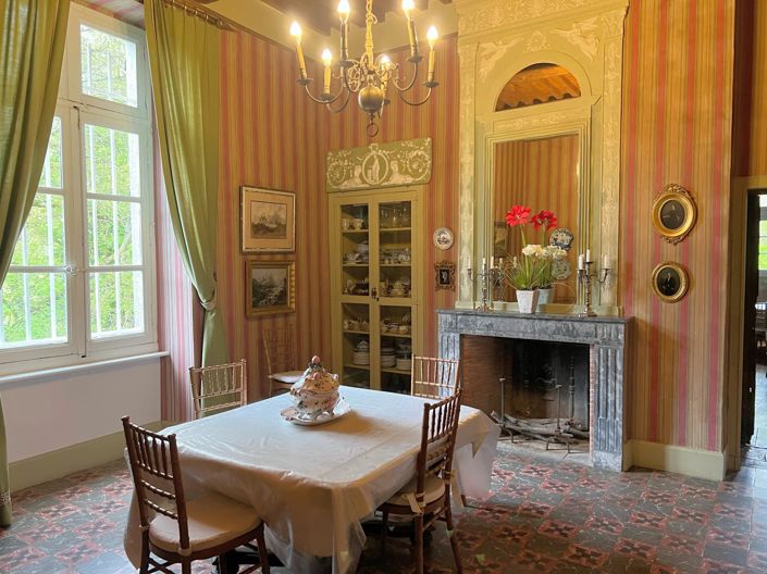 Image No.8-16 Bed House for sale