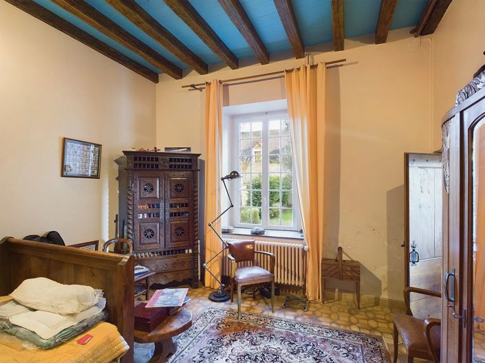 Image No.7-9 Bed House for sale