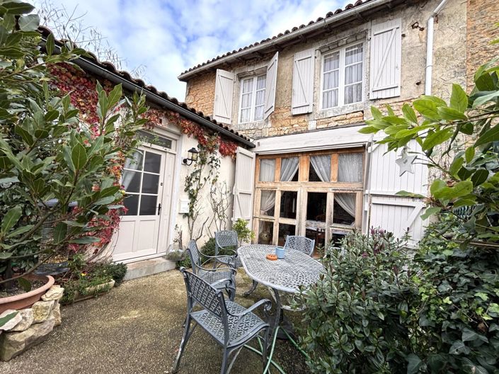 Image No.1-Maison de 2 chambres à vendre à Nanteuil-en-Vallée