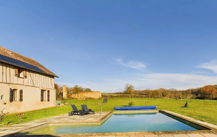 Image No.2-4 Bed House for sale