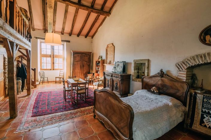 Image No.8-7 Bed House for sale