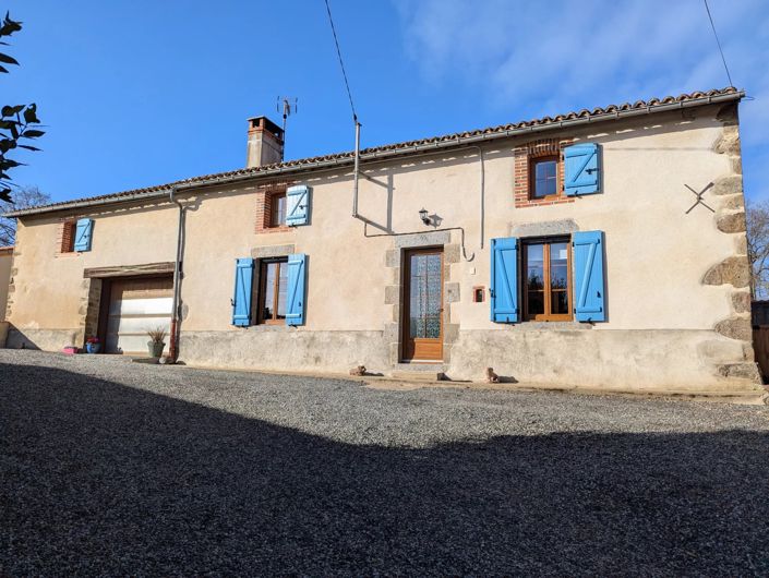 Image No.1-Maison de village de 3 chambres à vendre à Lathus-Saint-Rémy