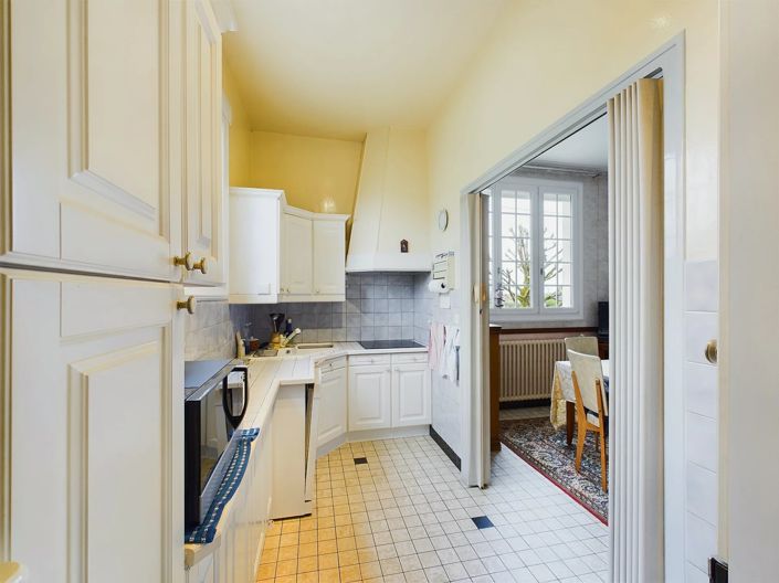 Image No.5-5 Bed House for sale