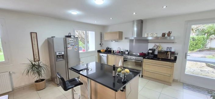 Image No.6-5 Bed House for sale