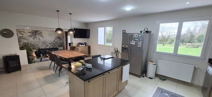 Image No.7-5 Bed House for sale