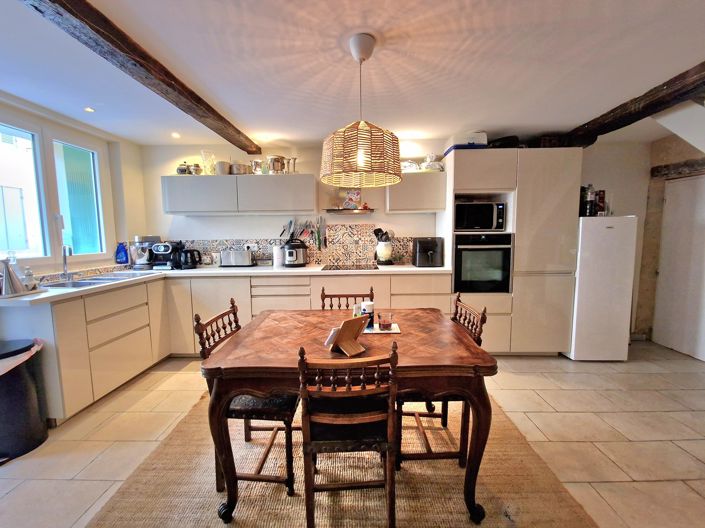 Image No.1-4 Bed House for sale